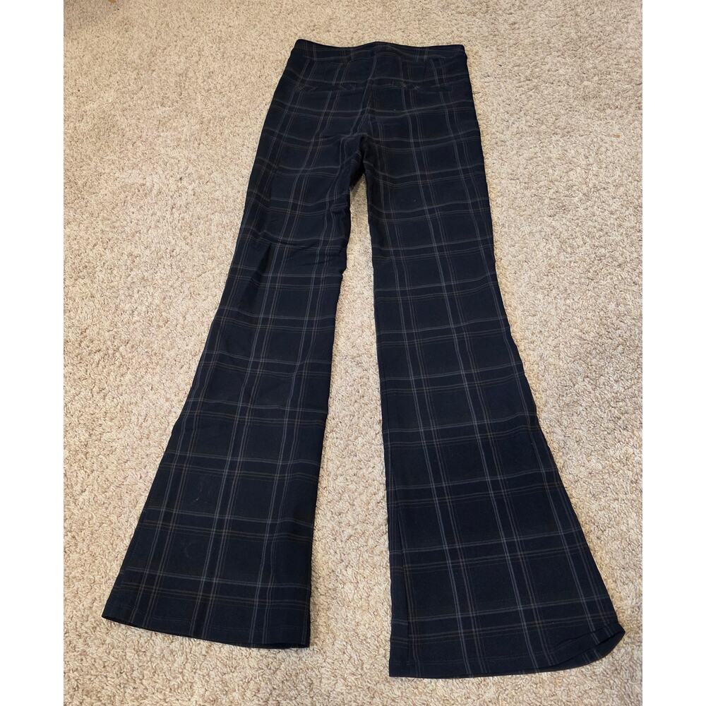 EUC Garage Y2K navy plaid bell bottom trousers, button and zip sz P/S‎